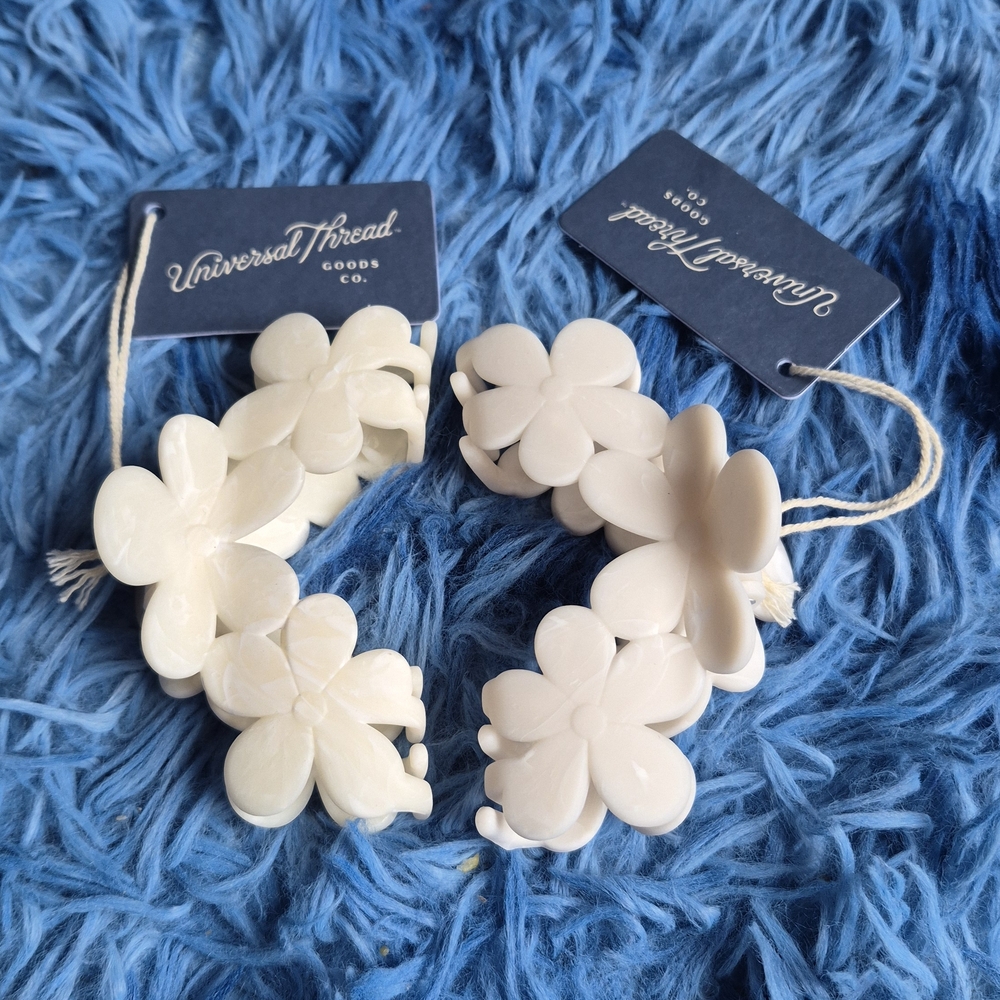Universal Thread Floral Earrings